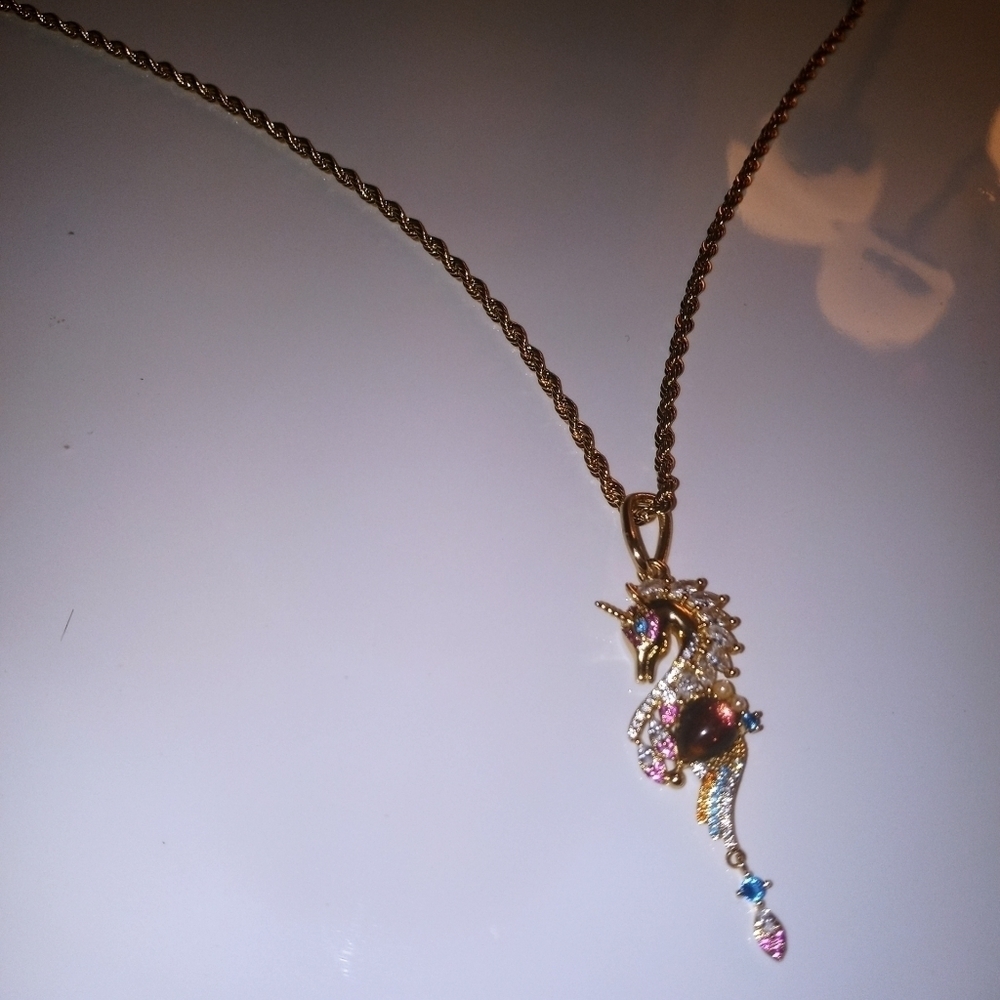 Gold plated necklace with pendant new